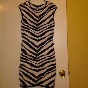 ⚫⚪Express dress